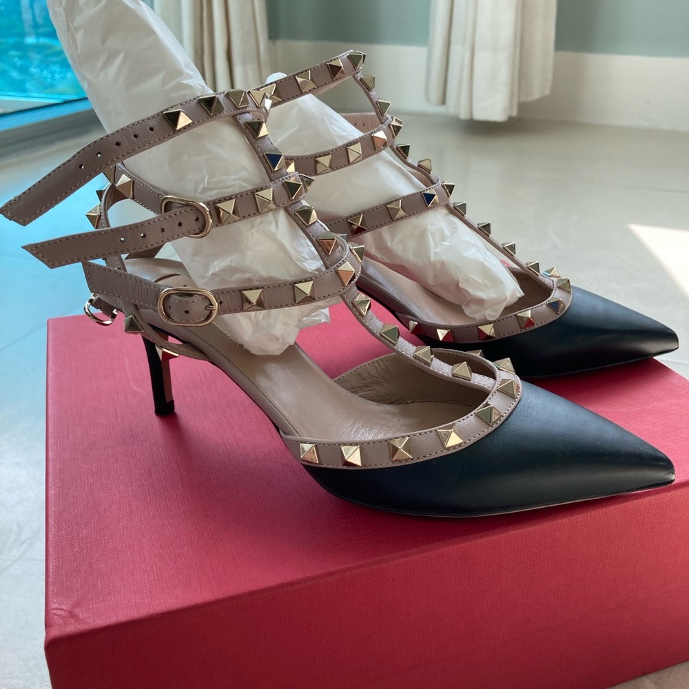 Valentino classic Rockstud Heels